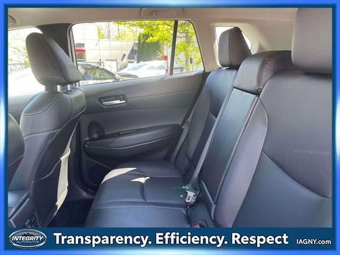 Used 2025 Toyota Corolla Cross XLE AWD/4WD image 11