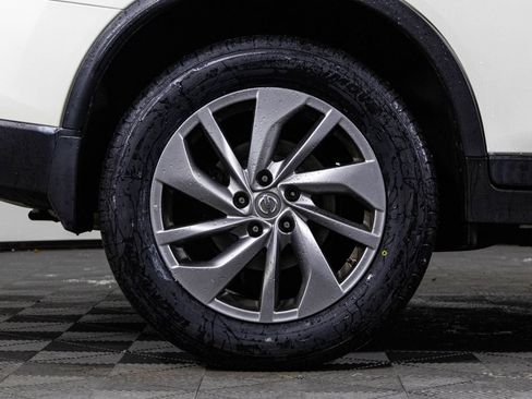 Used 2015 Nissan Rogue SL w/ SL Premium Package image 44