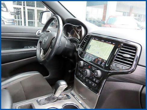 Certified 2021 Jeep Grand Cherokee Laredo X image 8