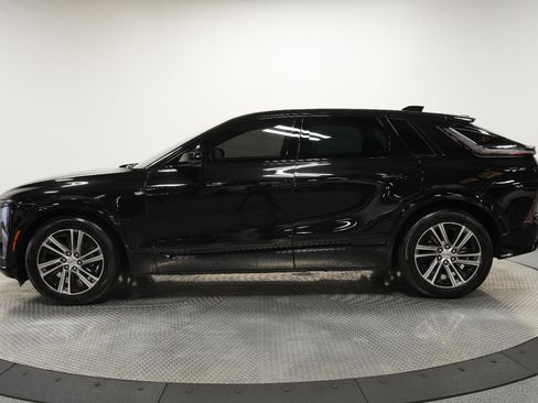 Used 2024 Cadillac Lyriq Luxury AWD/4WD image 5