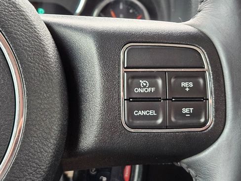 Used 2017 Jeep Wrangler Unlimited Sahara w/ Connectivity Group AWD/4WD image 25