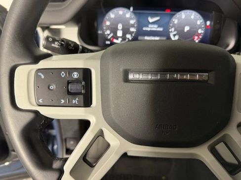 Used 2024 Land Rover Defender 110 X-Dynamic SE image 18