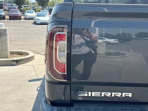 Used 2018 GMC Sierra 1500 SLT AWD/4WD image 34