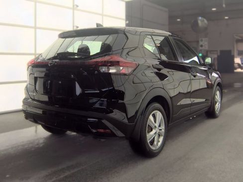 Used 2022 Nissan Kicks S FWD image 6