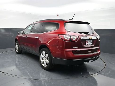 Used 2017 Chevrolet Traverse LT w/ Style and Technology Package FWD image 7