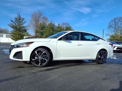 Used 2025 Nissan Altima 2.5 SR image 26