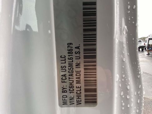 Certified 2021 Jeep Gladiator Willys image 15