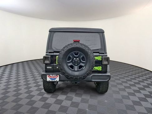 Used 2018 Jeep Wrangler Unlimited Sport AWD/4WD image 5
