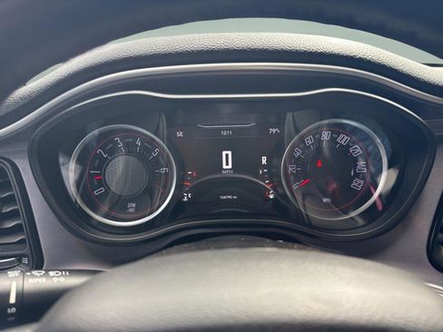 Used 2019 Dodge Challenger SXT image 15