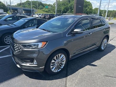 Used 2020 Ford Edge Titanium w/ Equipment Group 301A AWD/4WD image 3