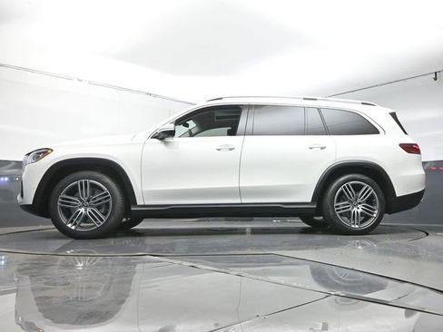 Used 2026 Mercedes-Benz GLS 450 4MATIC image 38