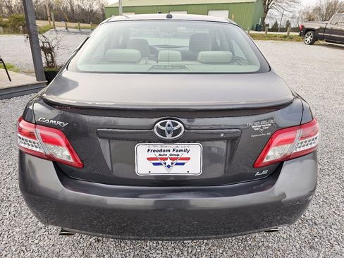 Used 2010 Toyota Camry LE image 7