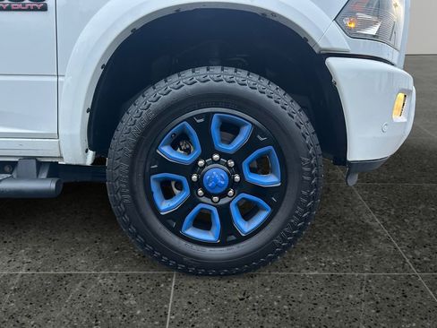 Used 2018 RAM 2500 Big Horn w/ Sport Appearance Group image 9