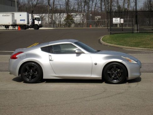 Used 2009 Nissan 370Z Coupe image 9
