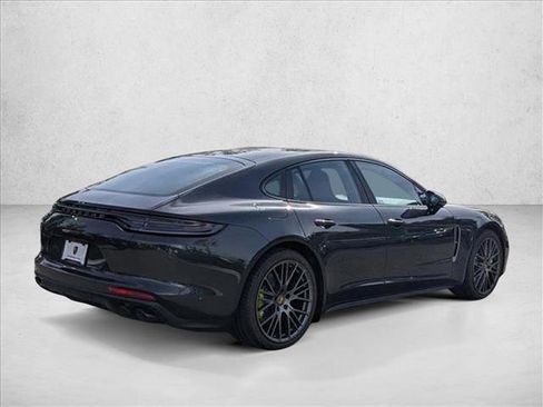 Used 2023 Porsche Panamera 4 Platinum Edition image 5