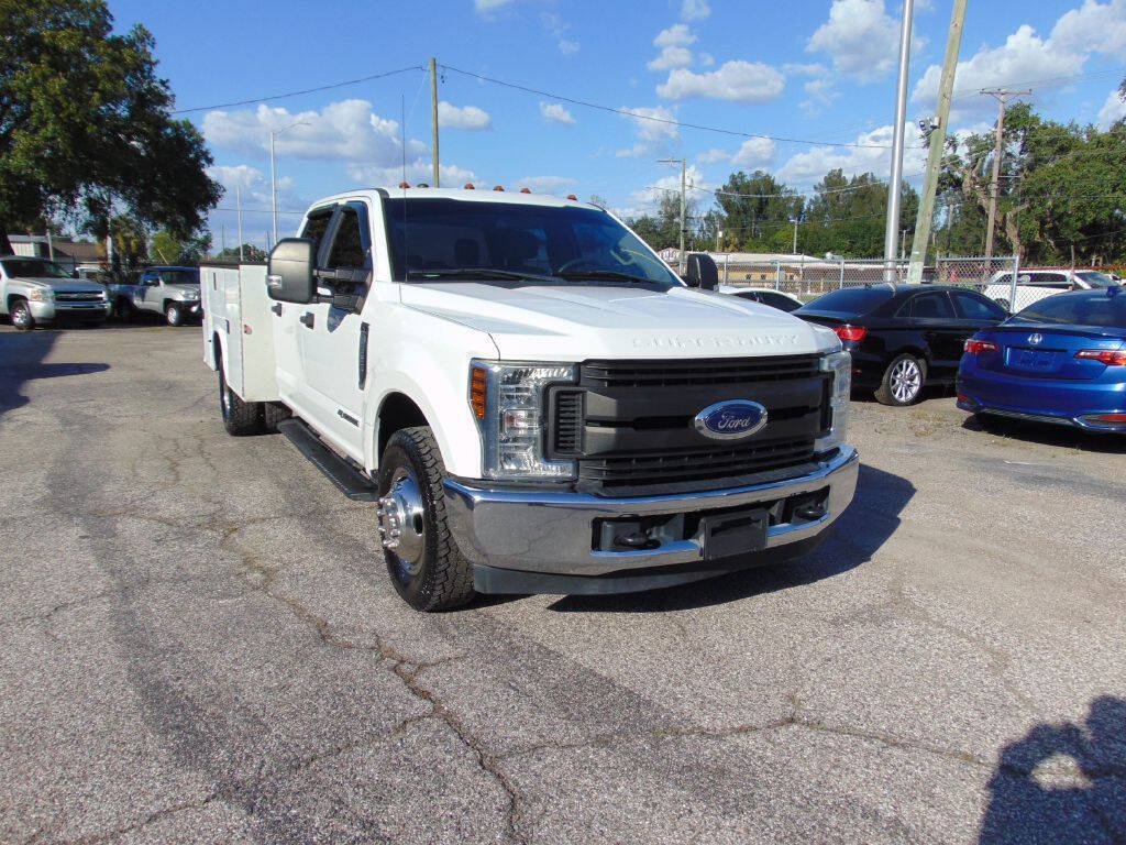 Used 2019 Ford F350 XL w/ Power Equipment Group RWD image 2