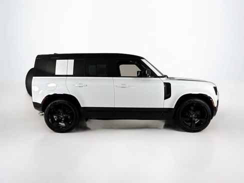 Used 2025 Land Rover Defender 110 X-Dynamic SE AWD/4WD image 6