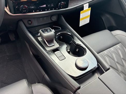 New 2026 Nissan Rogue Platinum AWD/4WD image 13