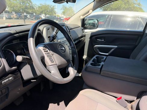 Certified 2023 Nissan Titan SV RWD image 9
