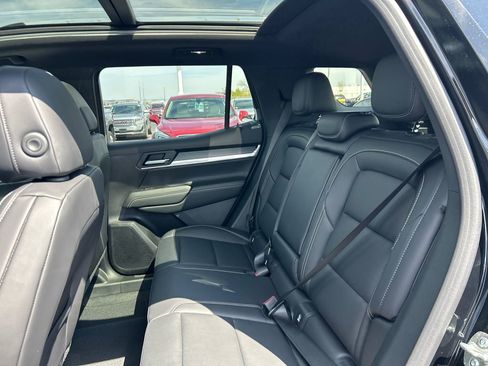 New 2026 GMC Terrain Elevation w/ Elevation Premium Package AWD/4WD image 33