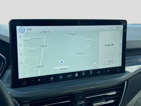 Certified 2023 Ford Escape SE w/ PHEV Premium Package image 30