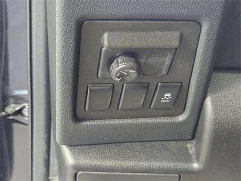 Used 2014 Nissan Rogue S image 22