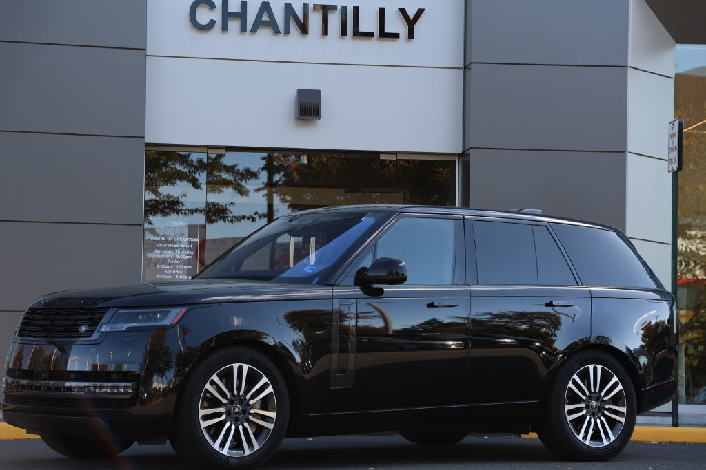 Used 2023 Land Rover Range Rover SE AWD/4WD image 1
