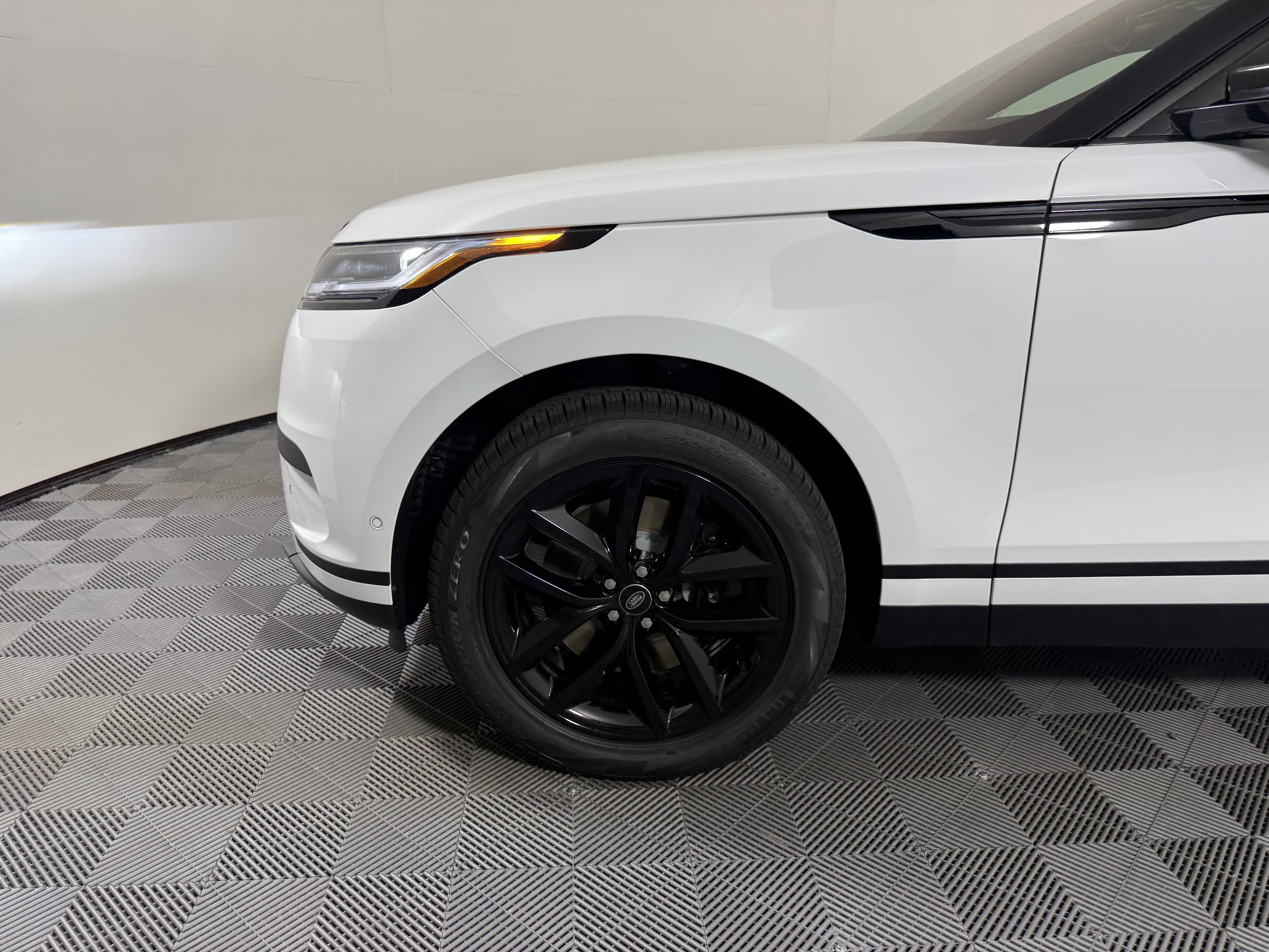 New 2026 Land Rover Range Rover Velar S AWD/4WD image 12
