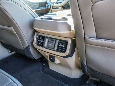 Used 2025 Ford F350 Platinum w/ Platinum Plus Package image 27