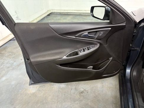 Used 2020 Chevrolet Malibu RS w/ LPO, Convenience Package 1 image 11