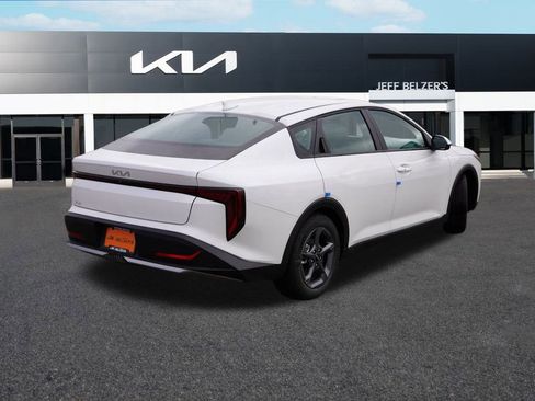 New 2025 Kia K4 LXS image 3