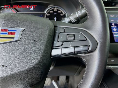 Used 2021 Cadillac XT4 Premium Luxury FWD image 17