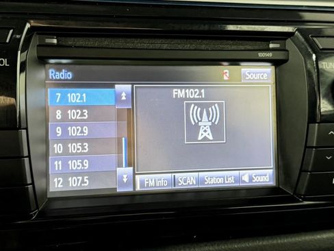 Used 2014 Toyota Corolla L image 17