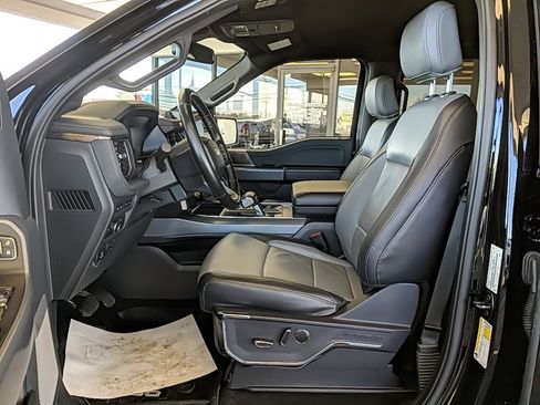 Used 2022 Ford F150 Lightning Lariat image 12