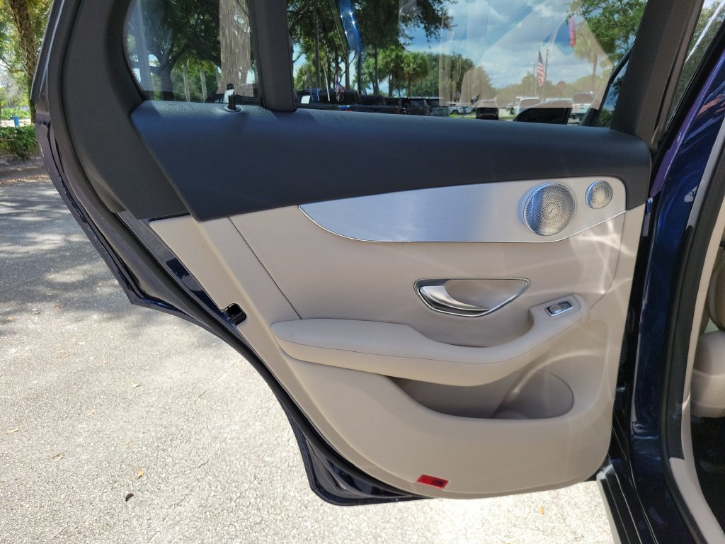 Used 2019 Mercedes-Benz GLC 300 image 10