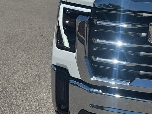 Used 2024 GMC Sierra 2500 SLE w/ SLE Value Package; AWD/4WD image 8
