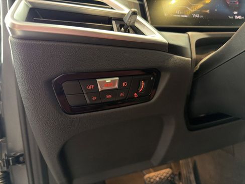 Used 2025 BMW 330i xDrive Sedan w/ M Sport Package image 18