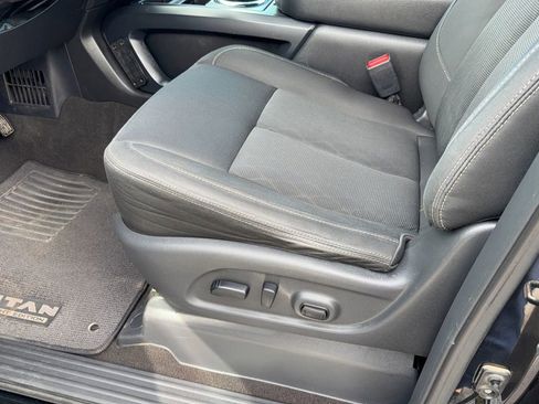 Used 2019 Nissan Titan SV w/ SV Convenience Package image 14
