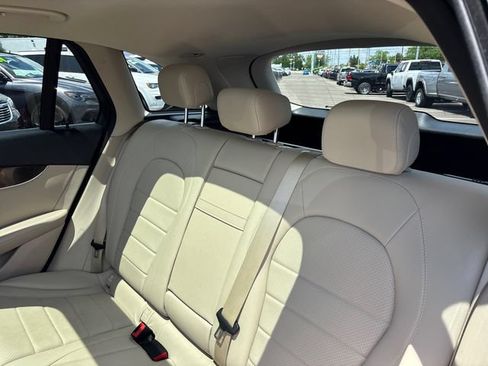 Used 2019 Mercedes-Benz GLC 300 4MATIC image 8