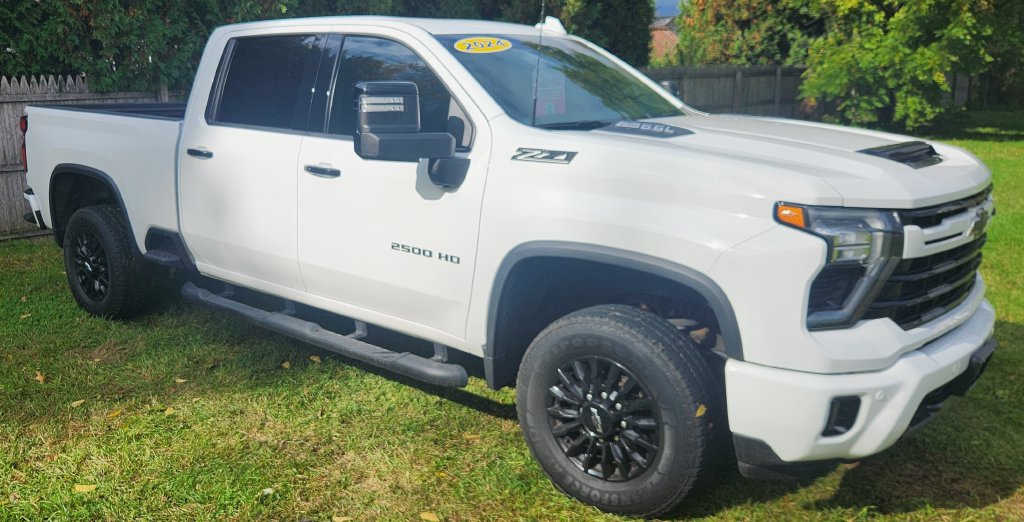 Used 2024 Chevrolet Silverado 2500 LTZ w/ LTZ Plus Package AWD/4WD image 2
