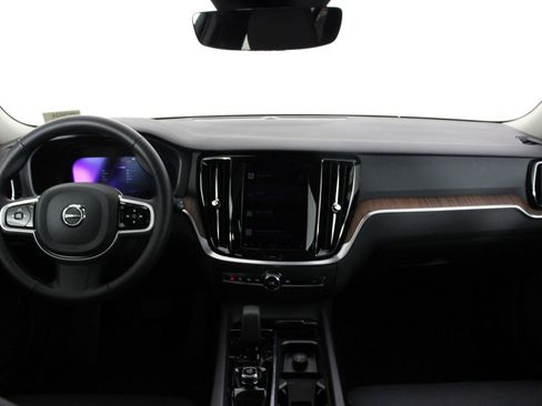 Certified 2025 Volvo V60 B5 Cross Country Plus image 7
