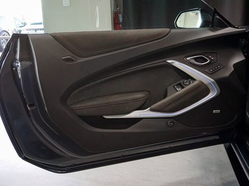 Used 2021 Chevrolet Camaro ZL1 image 17