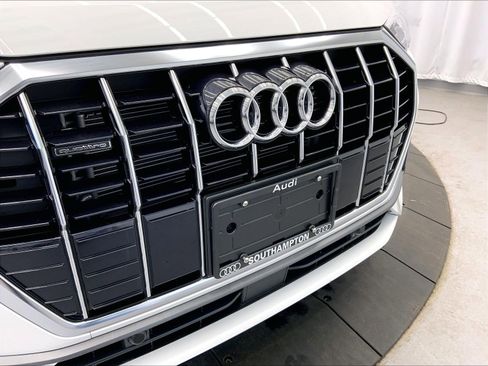 Certified 2025 Audi Q3 2.0T Premium w/ Convenience Package AWD/4WD image 29