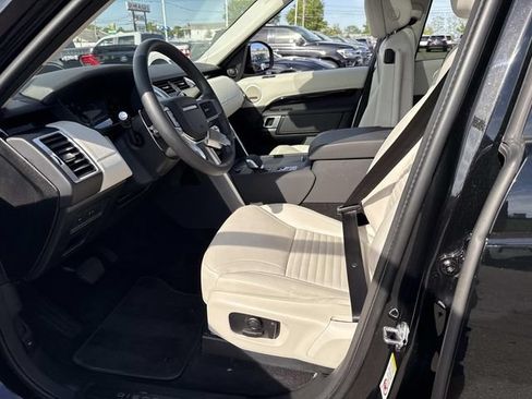 Used 2025 Land Rover Discovery S AWD/4WD image 25