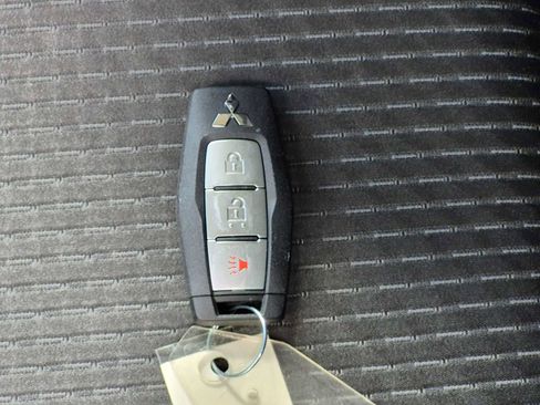 Used 2022 Mitsubishi Outlander ES AWD/4WD image 29