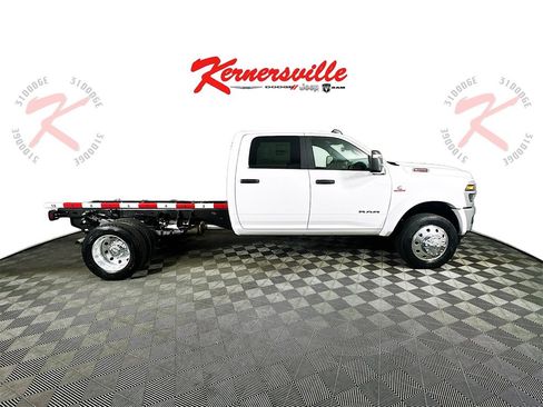 New 2026 RAM 5500 4x4 Crew Cab image 8