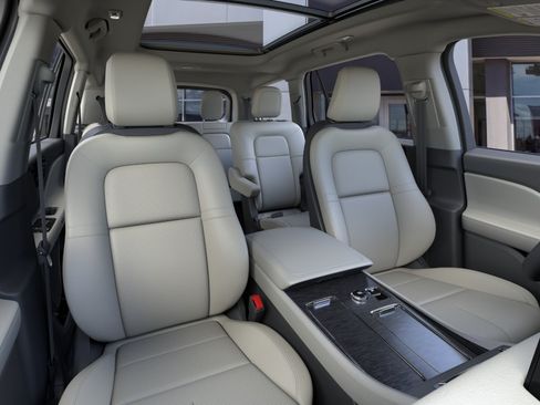 New 2026 Lincoln Aviator AWD w/ Jet Appearance Package image 34