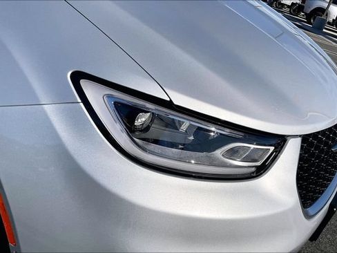 New 2026 Chrysler Pacifica Pinnacle FWD image 11
