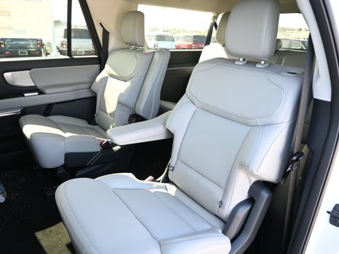 New 2027 Ford Expedition Max Active RWD image 33