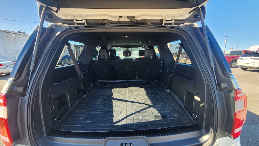 Used 2020 Ford Expedition Max XLT w/ Equipment Group 201A RWD image 21